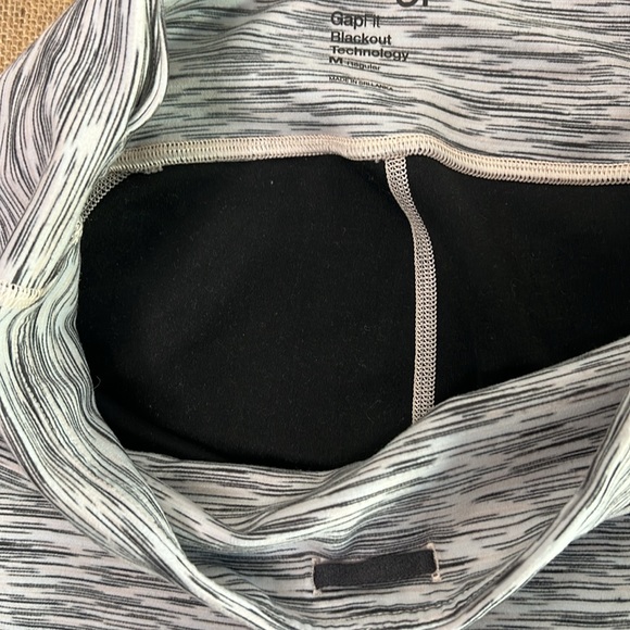 Gap black out technology athletic leggings - Picture 7 of 8